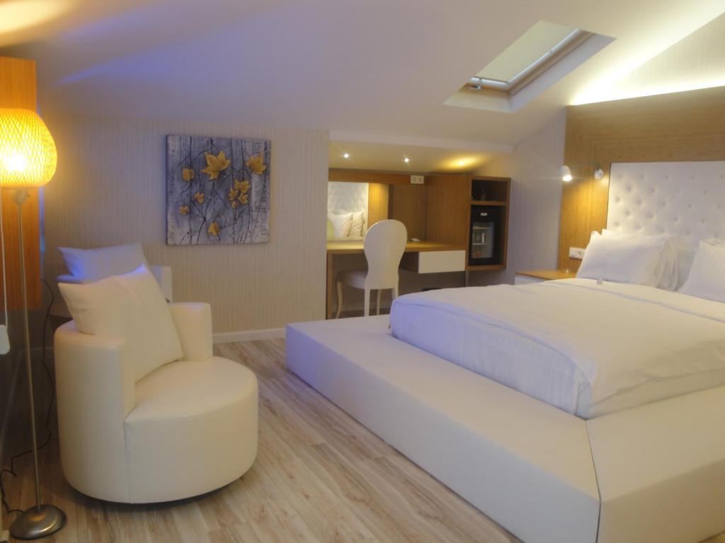 Lale Hotel 3*